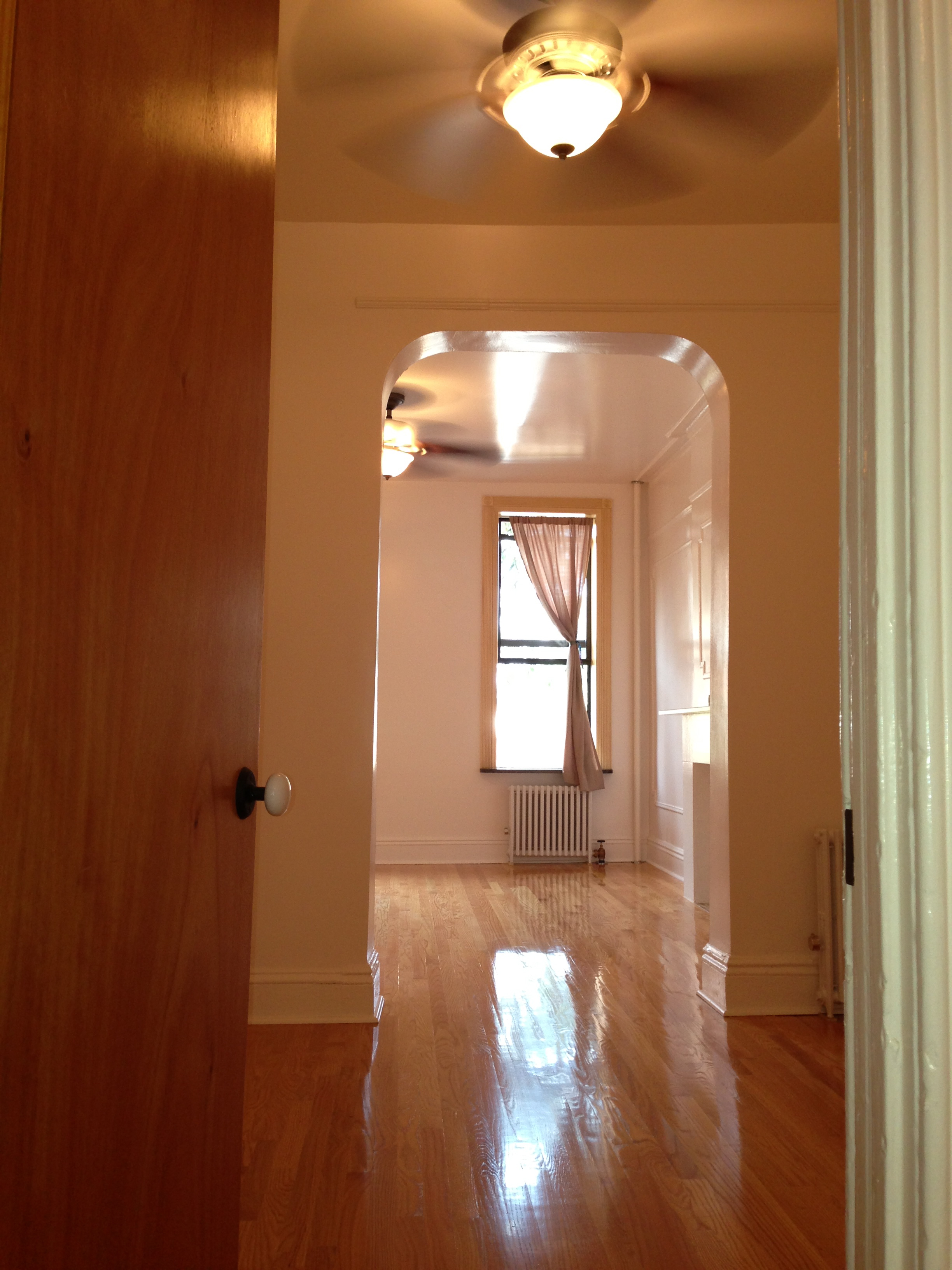 2LBedroomAnd1stRoomFrom2ndMidRoom.jpg